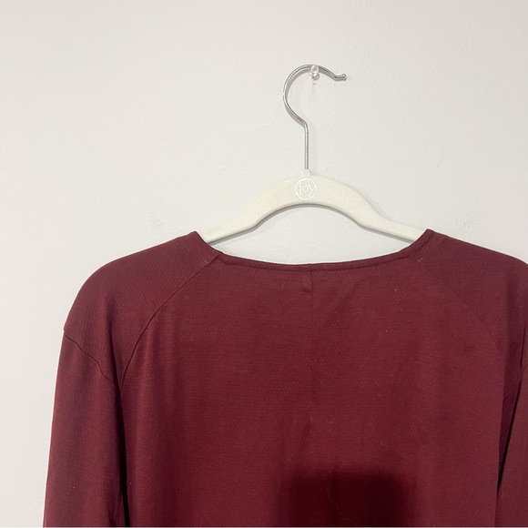 Men’s Lululemon Conflux Long SleeveShirt in Deep Ruby - Picture 10 of 10